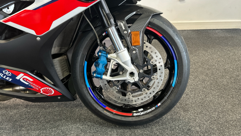 BMW M1000 RR